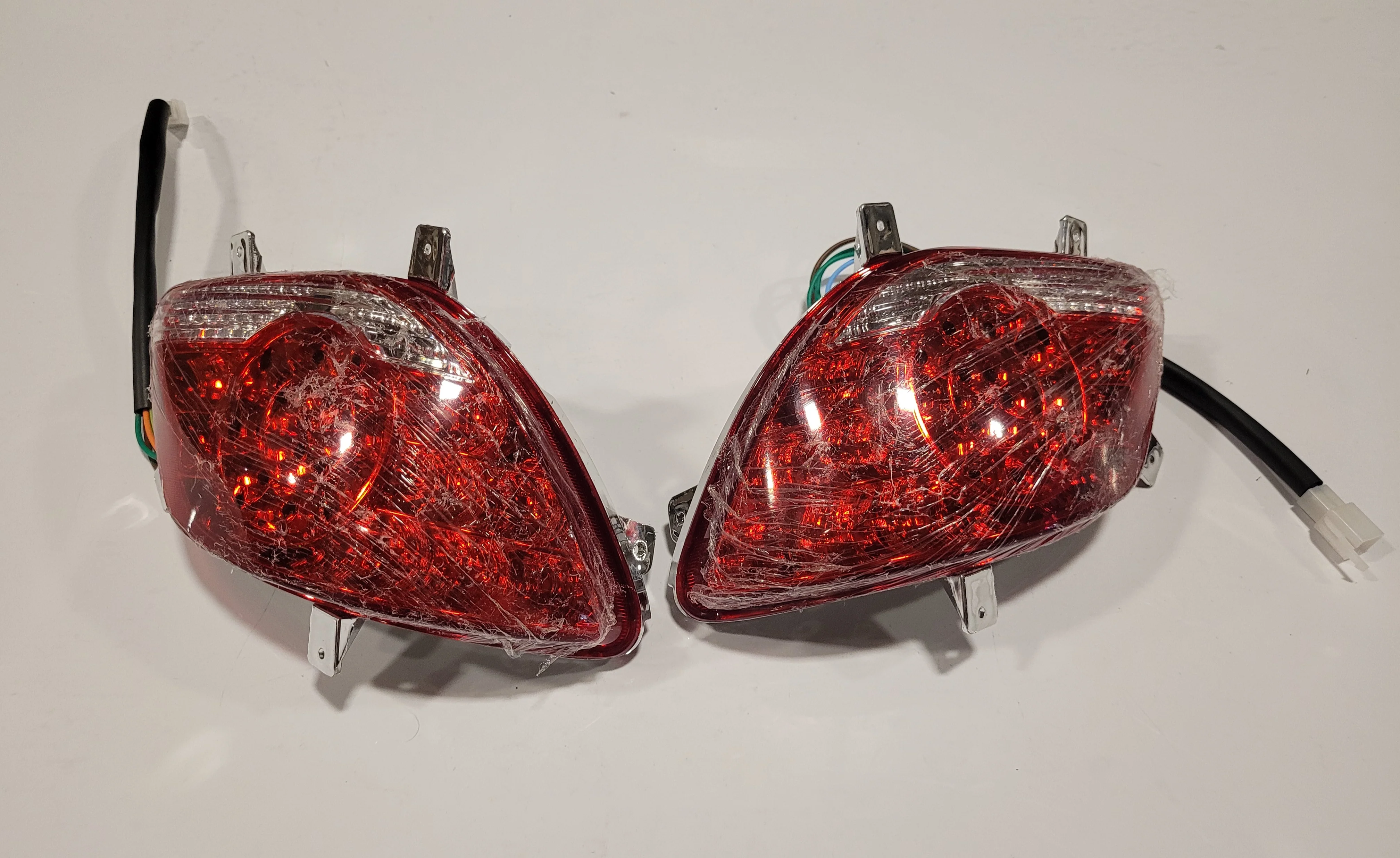 Rear turn signal assembly left and right - PBC1362XL